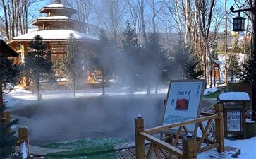 亚布力雪地温泉