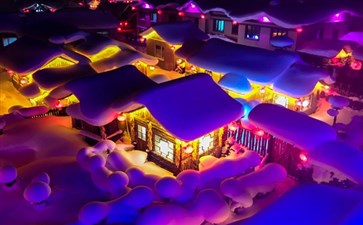 中国雪乡雪中夜景