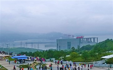 重庆三峡旅游：三峡大坝185平台观大坝全景