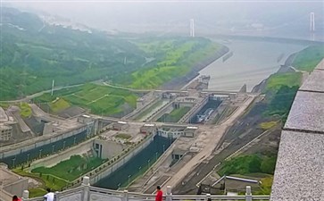 重庆三峡旅游：三峡大坝五级船闸