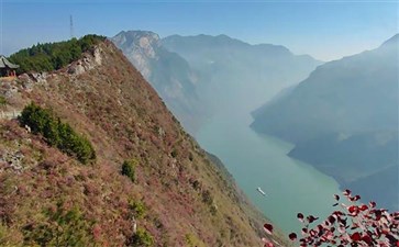 重庆三峡旅游：巫峡红叶