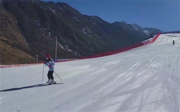 鹧鸪山冰雪世界滑雪场
