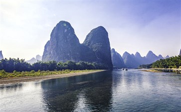 广西桂林旅游：漓江游船