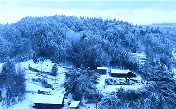 重庆彭水摩围山清晨雪景