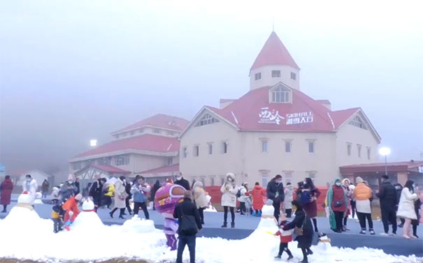 冬季四川旅游：西岭雪山雪景