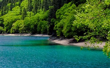 重庆自驾旅游：九寨沟春季长海景色