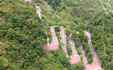 重庆自驾旅游：湖南矮寨奇观景区矮寨盘山公路