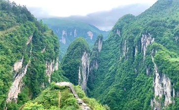 重庆自驾旅游：湖南矮寨奇观景区问天台