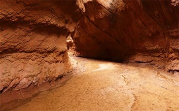 新疆夕阳游专列：天山神秘大峡谷