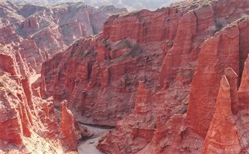 新疆夕阳游专列：阿克苏温宿大峡谷