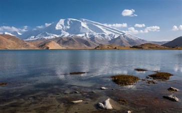 新疆夕阳游专列：帕米尔高原卡拉库里湖与雪山