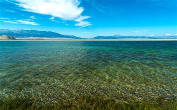 新疆夕阳红旅游专列：赛里木湖