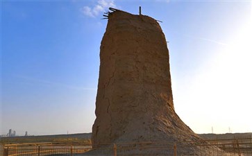 新疆夕阳红旅游专列：克孜尔尕哈烽燧