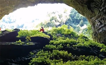 重庆周边二日游：十二背后飞拉达洞穴探险