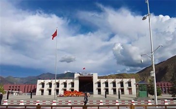 西藏旅游：拉萨火车站