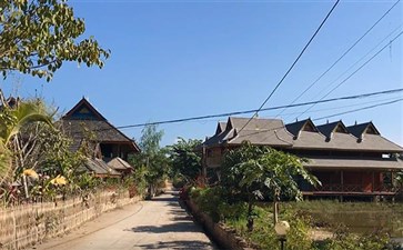 专列旅游：云南西双版纳曼掌村