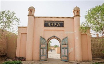 新疆旅游专列：库车王宫