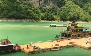 重庆周边旅游：酉阳龚滩古镇乌江画廊游船码头