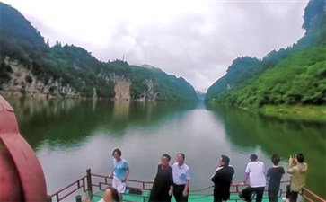 重庆周边旅游：乌江画廊游船