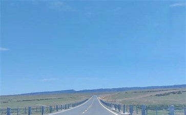 特价新疆旅游：S219沙漠公路