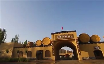 新疆旅游专列：库车大馕城