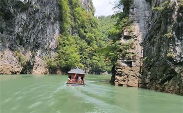 重庆周边旅游：阿蓬江神龟峡游船