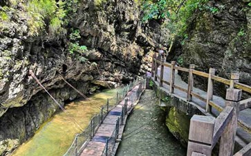 重庆旅游：万盛黑山谷景区