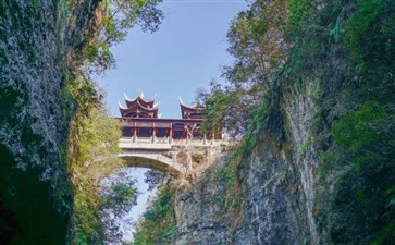恩施旅游：恩施大峡谷云龙河地缝