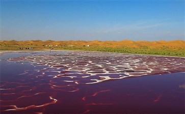 沙漠露营旅游：腾格里沙漠腹地乌兰湖