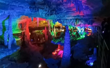 重庆自驾游：十二背后地下裂缝