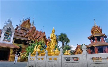 西双版纳旅游：曼听公园总佛寺