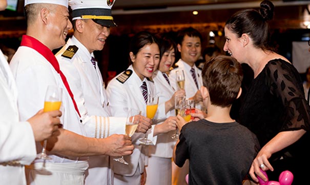 重庆三峡旅游世纪游轮系列娱乐活动：船长欢迎酒会