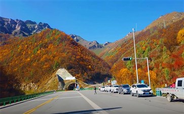 青海网红公路扎碾公路秋景