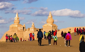 黑城弱水胡杨林景区黑城遗址