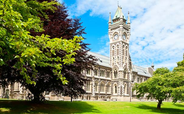 10月新西兰旅游景点推荐：但尼丁奥塔哥大学