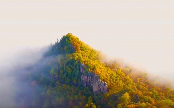 黑龙江旅游：仙翁山秋季景色