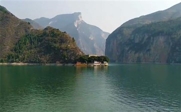 三峡之瞿塘峡红叶