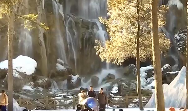 12月九寨沟冰瀑