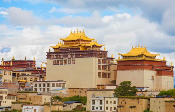 云南冬季旅游：香格里拉松赞林寺