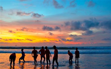 巴厘岛旅游：金巴兰海滩日落