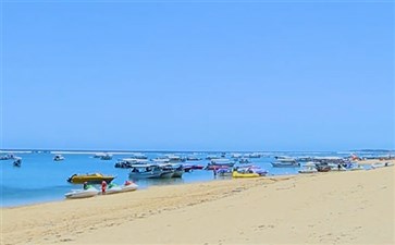 巴厘岛旅游：南湾沙滩蜜月湾