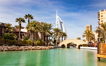 迪拜旅游：朱美拉市场观七星帆船酒店