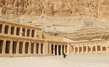 埃及旅游：卢克索帝王谷女王庙