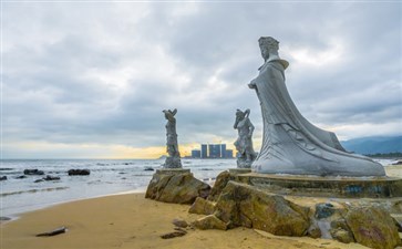 海南旅游：三亚日月湾