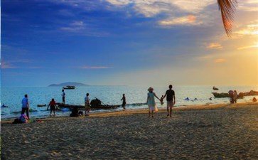 海南旅游：三亚三亚湾椰梦长廊