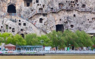 河南旅游：龙门石窟