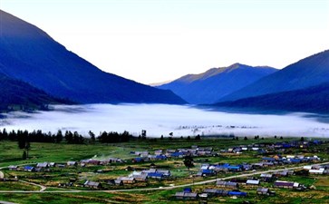 新疆旅游：禾木村景区