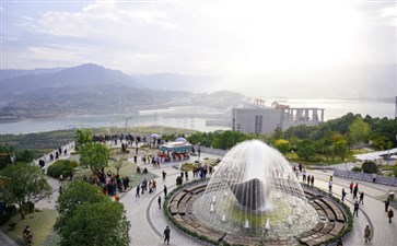 重庆三峡旅游：三峡大坝185平台