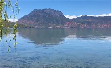 泸沽湖格姆女神山