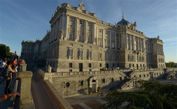 西班牙：马德里皇宫
